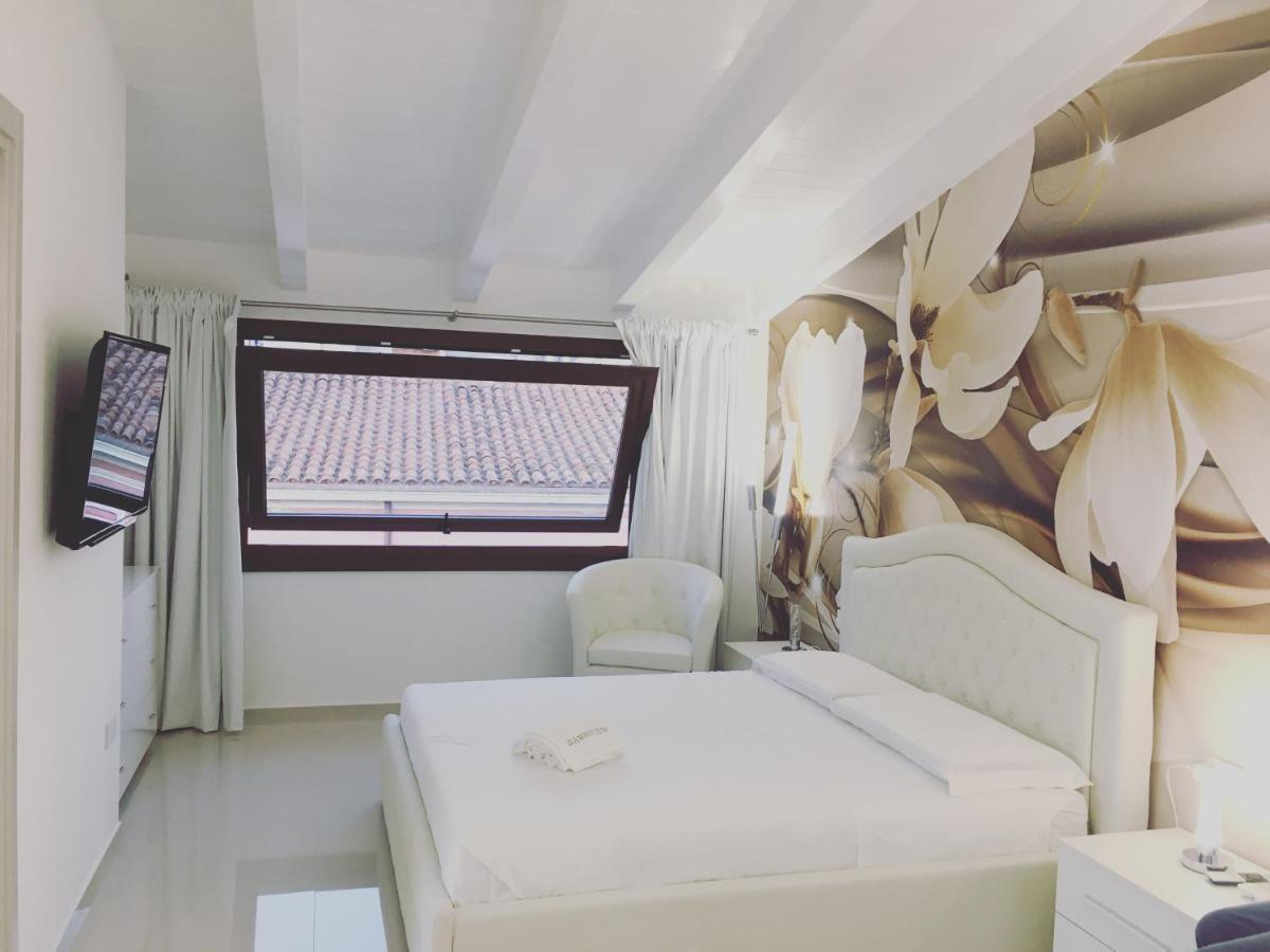 Barrile'S Hotel Olbia Bagian luar foto