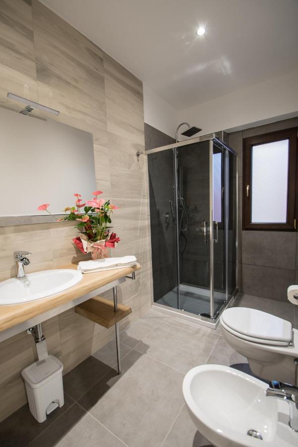 Barrile'S Hotel Olbia Bagian luar foto